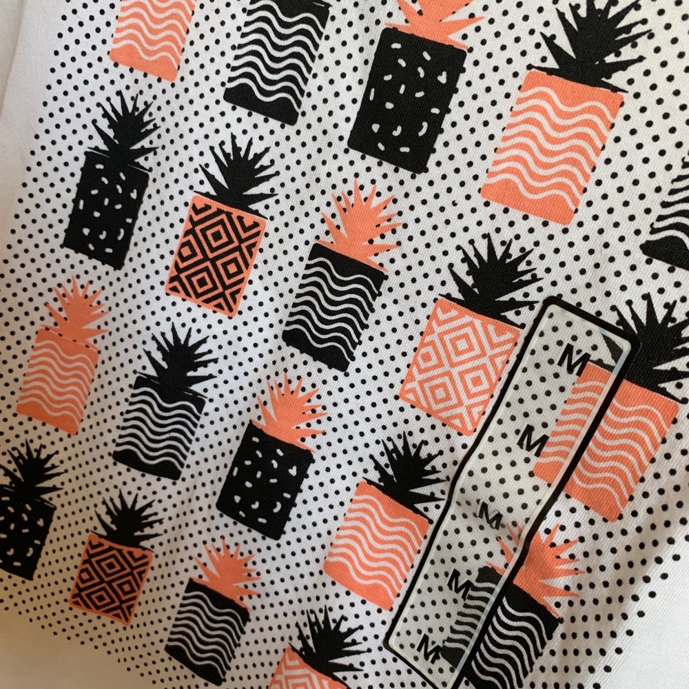 Pineapple print tee/top